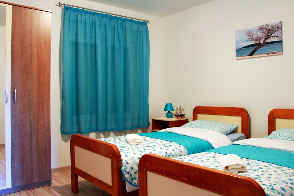 Apartment Ljubica Kastel Gomilica Kaštela エクステリア 写真